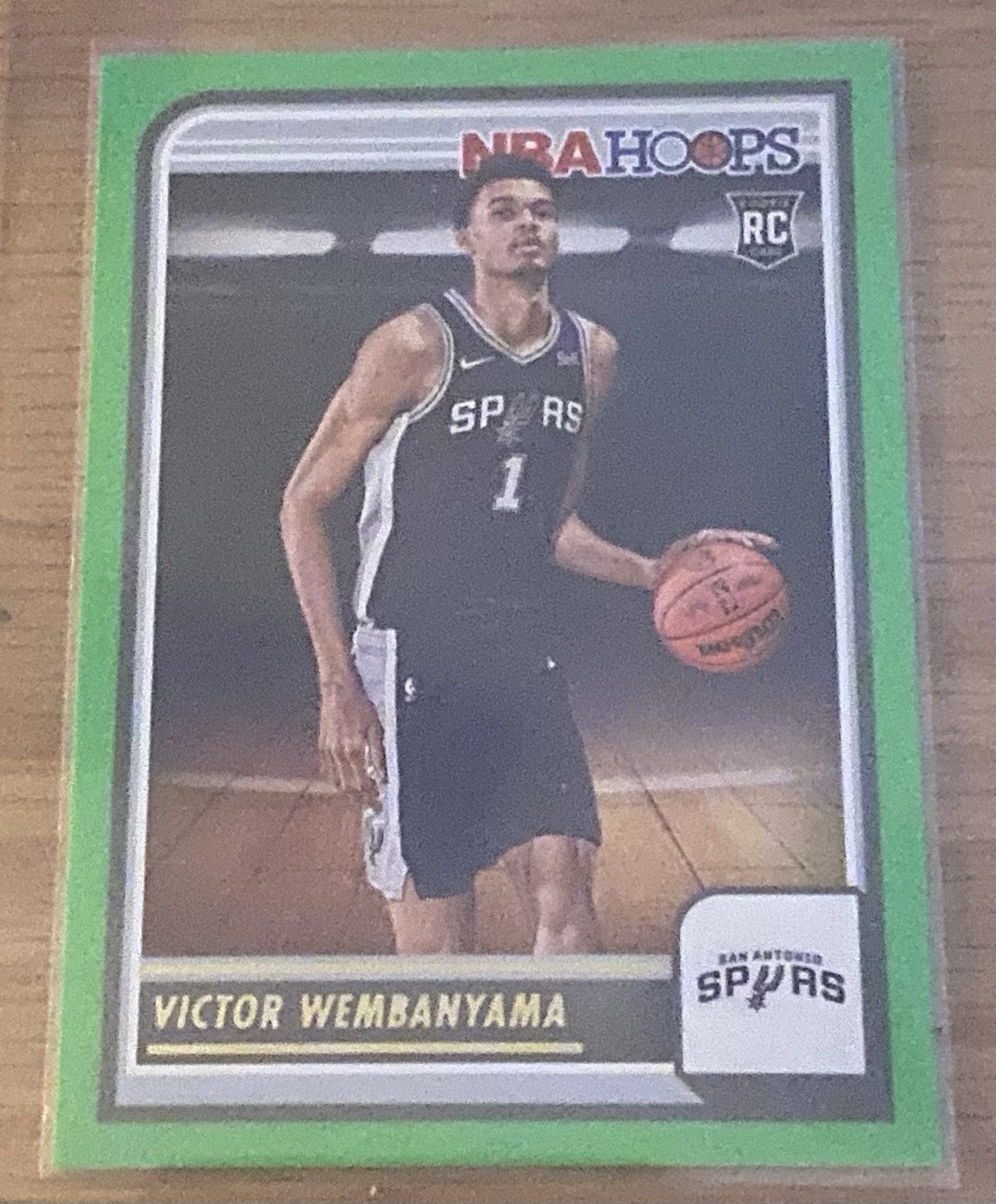 2023-24 NBA Hoops Victor Wembanyama Rookie RC Neon Green Aust Excl Spurs #277
