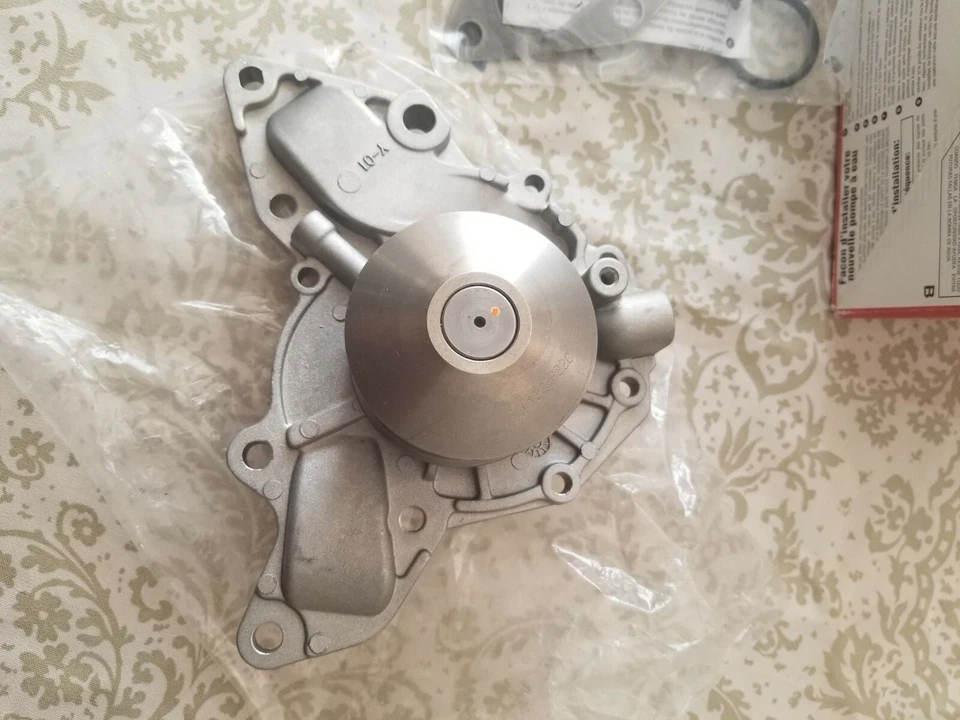 Bomba de agua 146-1134 GMB nueva para Hyundai Santa Fe Kia Sedona XG350 Amanti XG300 Foto 3 de 4