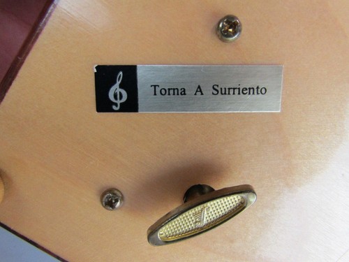 Music Box With View With Cats Plays "Torna A Surriento" When Lid Is Lifted - Picture 8 of 17