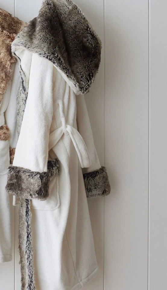 Bata forrada Pottery Barn Ombre piel sintética grande L gris ribete felpa suave NUEVA con etiqueta Foto 3 de 4