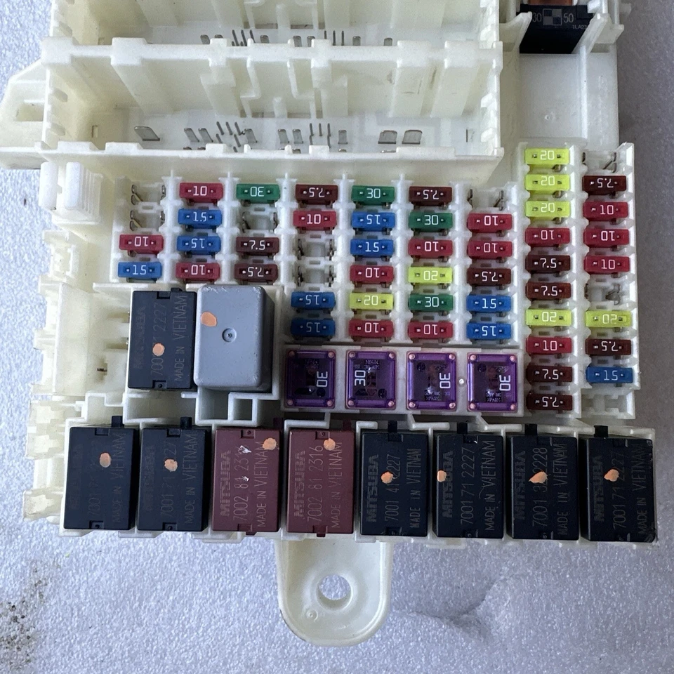 Honda Insight 2011-2012 híbrido cabina caja de fusibles TM8-A310 OEM Foto 3 de 4