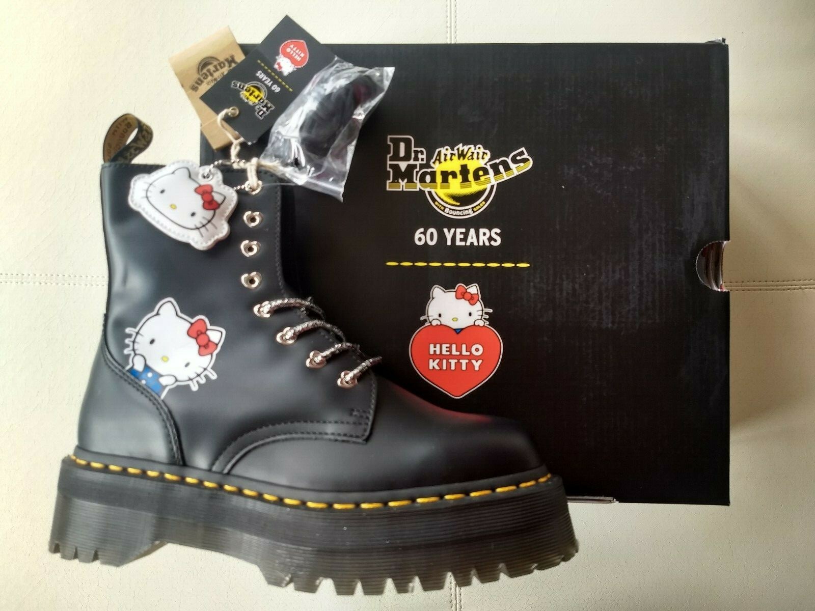 DOC DR. MARTENS HELLO KITTY JADON LEATHER BOOTS SIZE 7UK 2020 EDITION BRAND NEW image 8