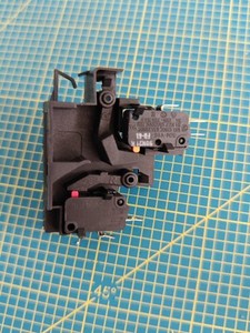 Mikrowelle Samsung MC32J7055CT Türschloss