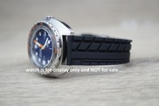 Cinturino orologio modello distintivo 22 mm con chiusura a tang per orologio Doxa 300