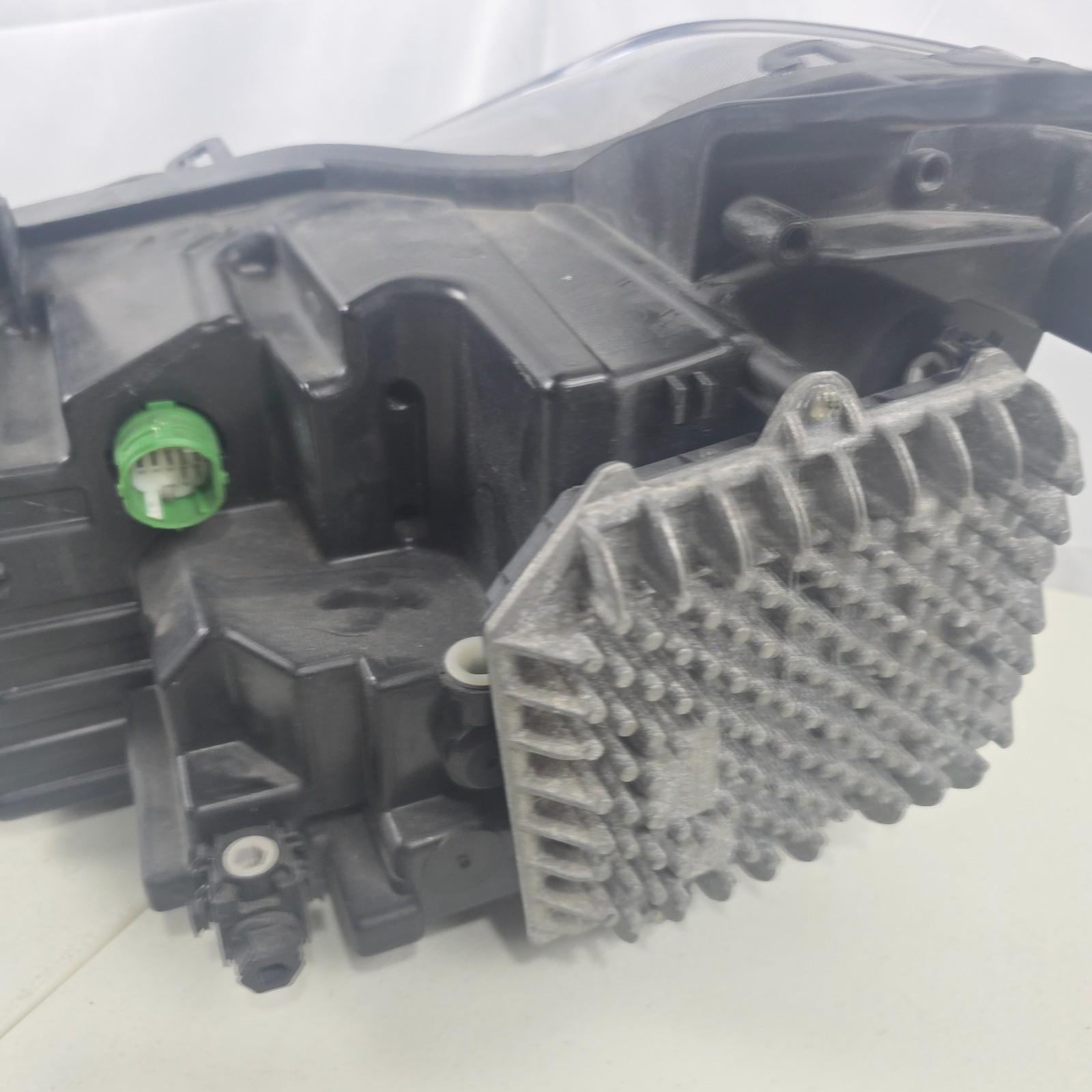 Maserati Ghibli 2014-2017 Right Headlight P/N 00670100984