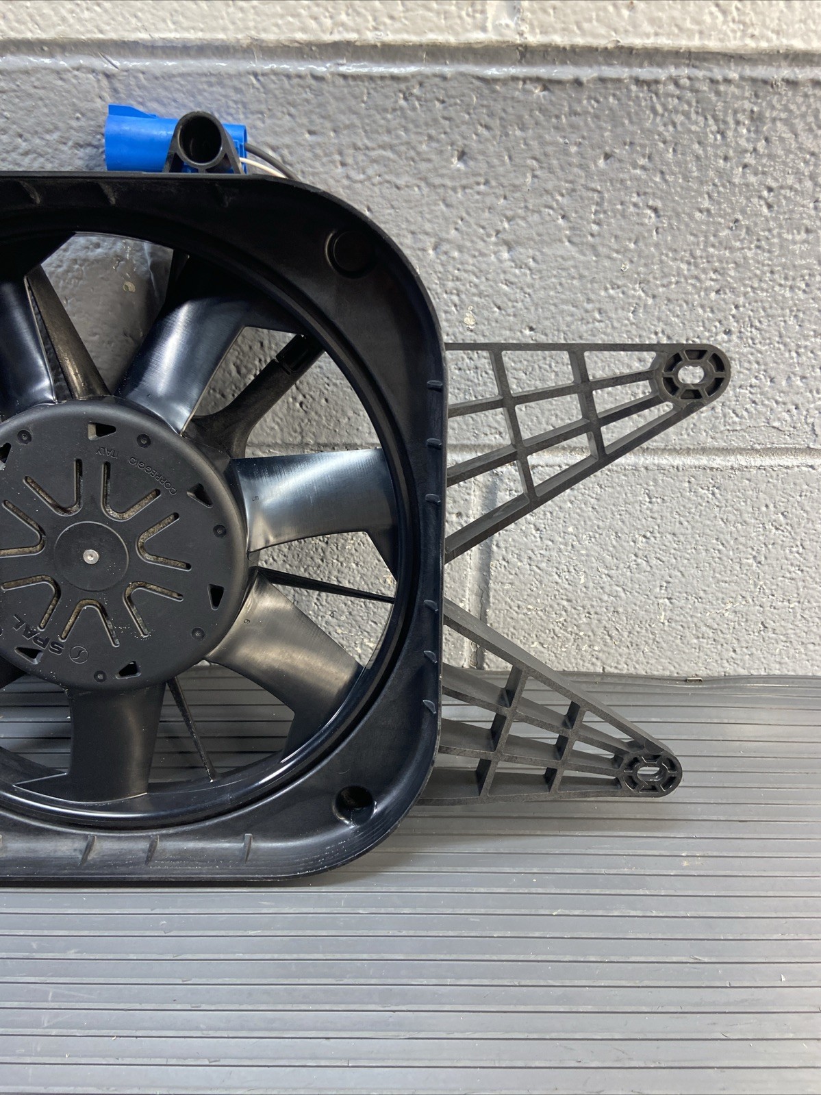 2018-2024 Ferrari Portofino M Radiator Cooling Fan 8354062 10k Miles OEM NOTE