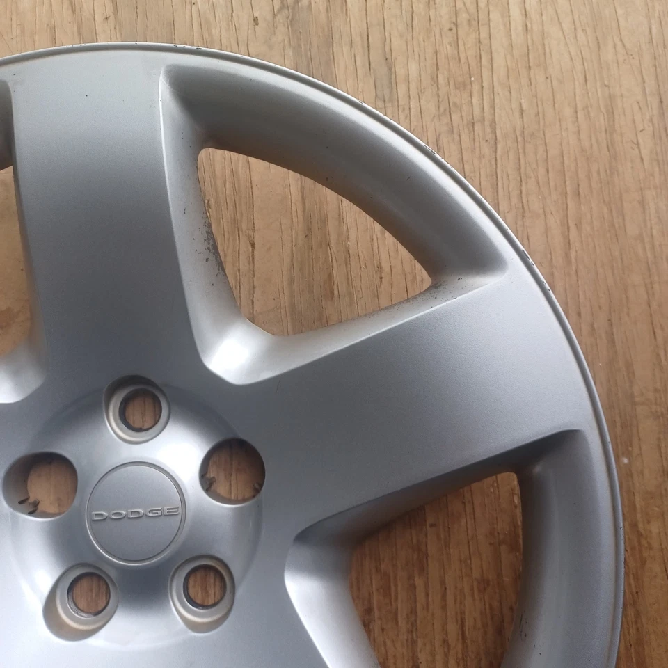 Tapacubos Dodge Charger Magnum 2008-2023 se adapta a rueda de 18" 0ZY74TRMAA, 8037 02 Foto 3 de 4