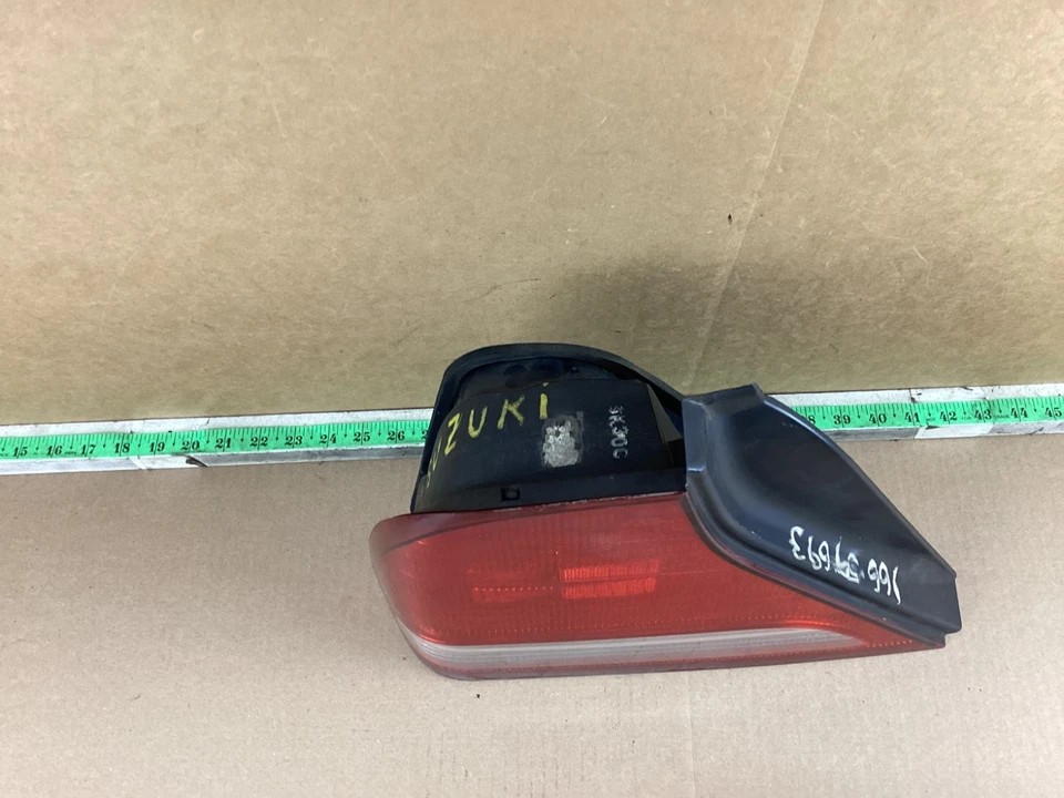 2004 - 2006 Suzuki Verona lanterna traseira esquerda do lado do motorista lâmpada traseira fabricante de equipamento original - Imagem 2 de 4