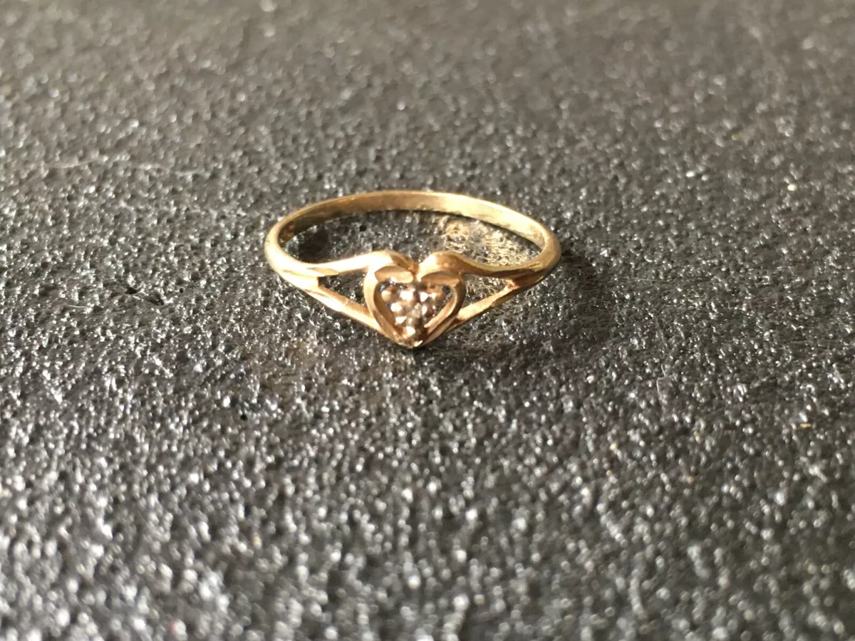 Vintage JCM Womens Girls 10K Solid Yellow Gold Diamond Heart Ring