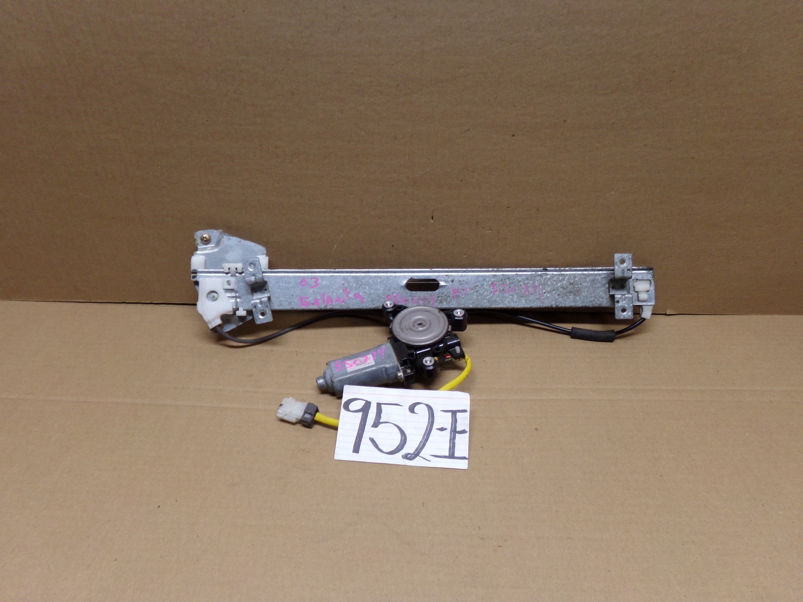 99 00 01 02 03 Galant FRONT PASSENGER Side Window Regulator W/ Motor #952-E