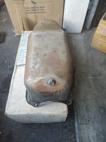 NOS 1963-76 Corvette 327 5 Quart Oil Pan 360866 Clears Power Steering - Picture 4 of 11