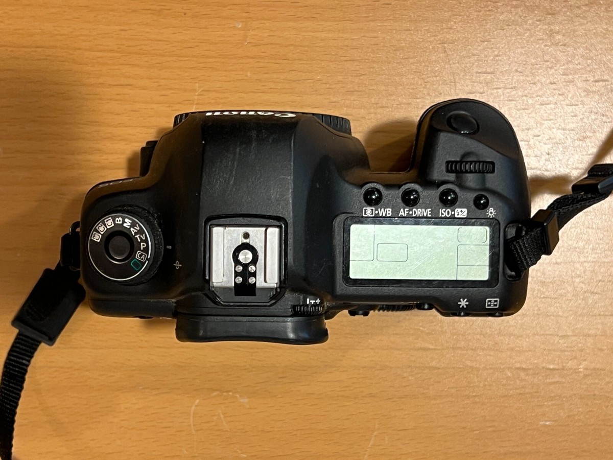 Canon 5D Mark II 21.1 MP DSLR Camera, 28-135mm lens and Canon 5D Mark II 21.1 MP DSLR Camera, 28-135mm lens and
