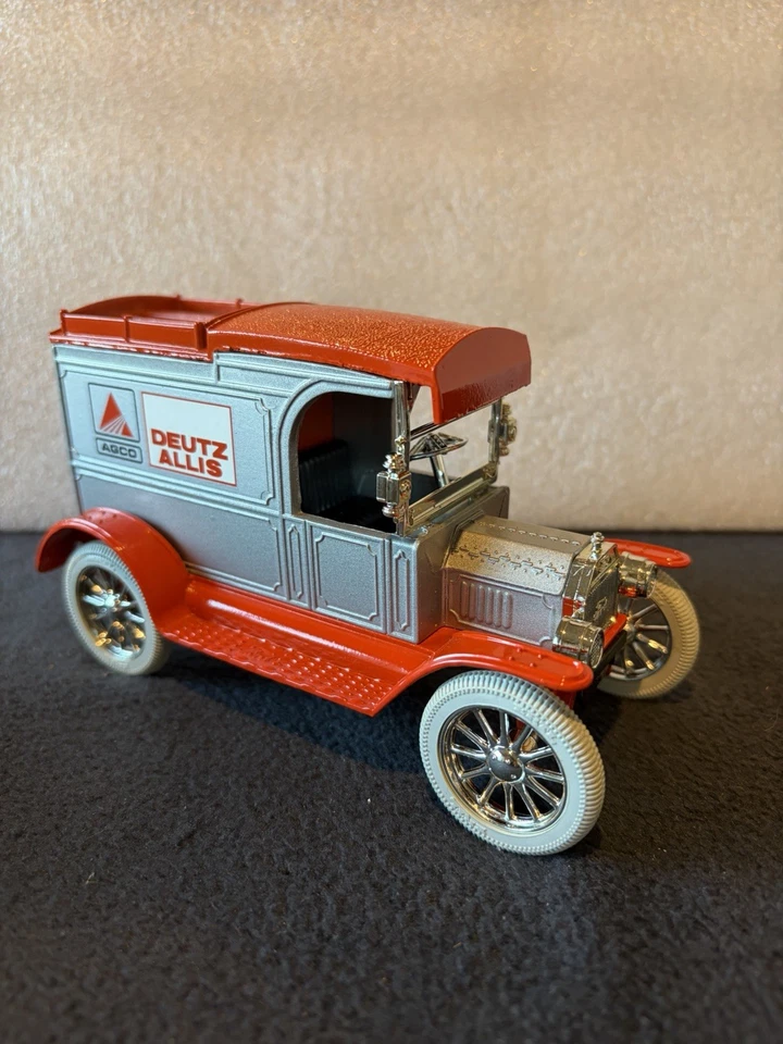 Banco de entrega Ford Modelo “T” 1913 de la compañía ERTL; nuevo en caja Foto 3 de 4