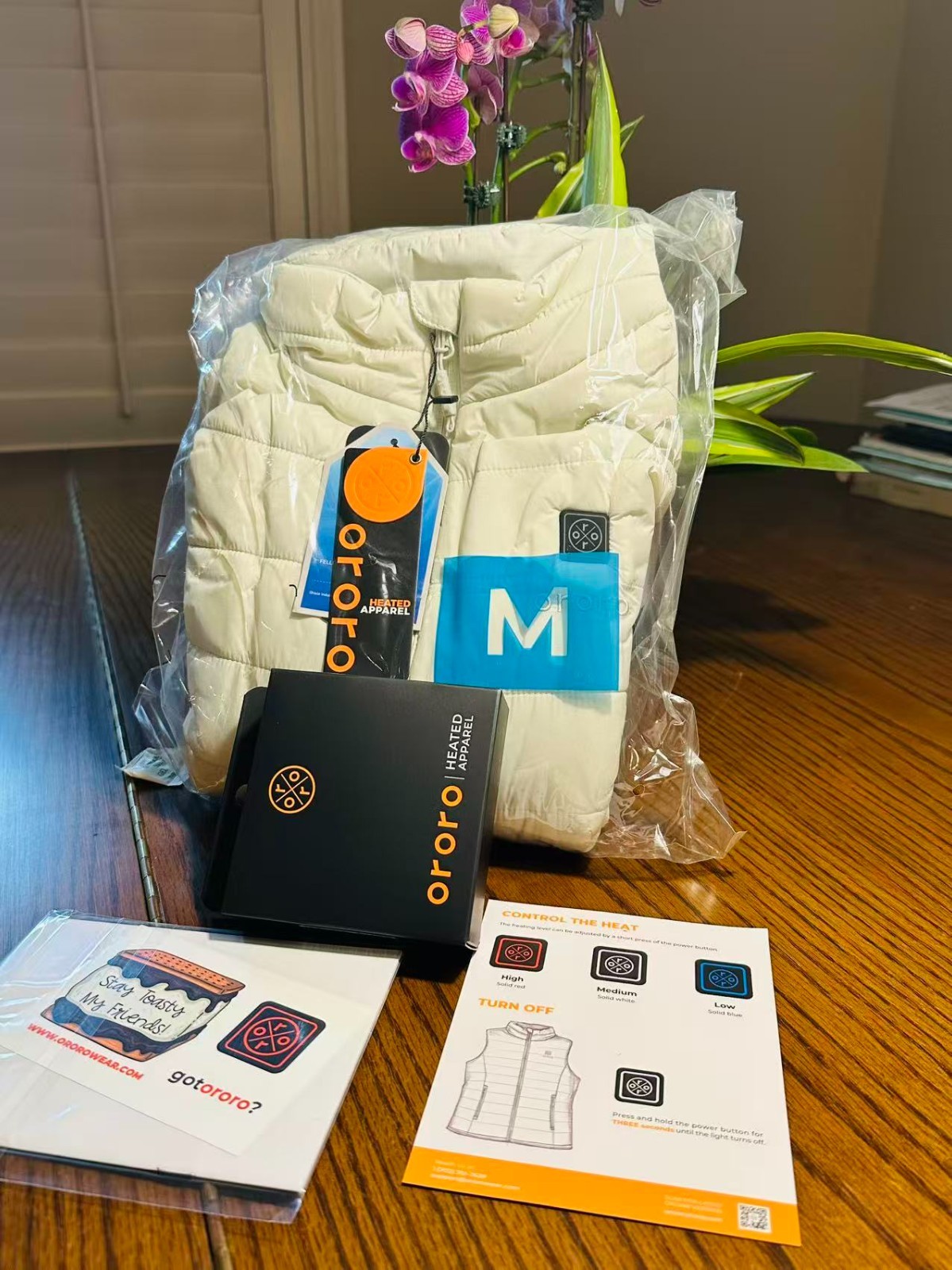 ORORO Women’s Lightweight Heated Vest USB-C Battery Puffer Heating Vest White-W