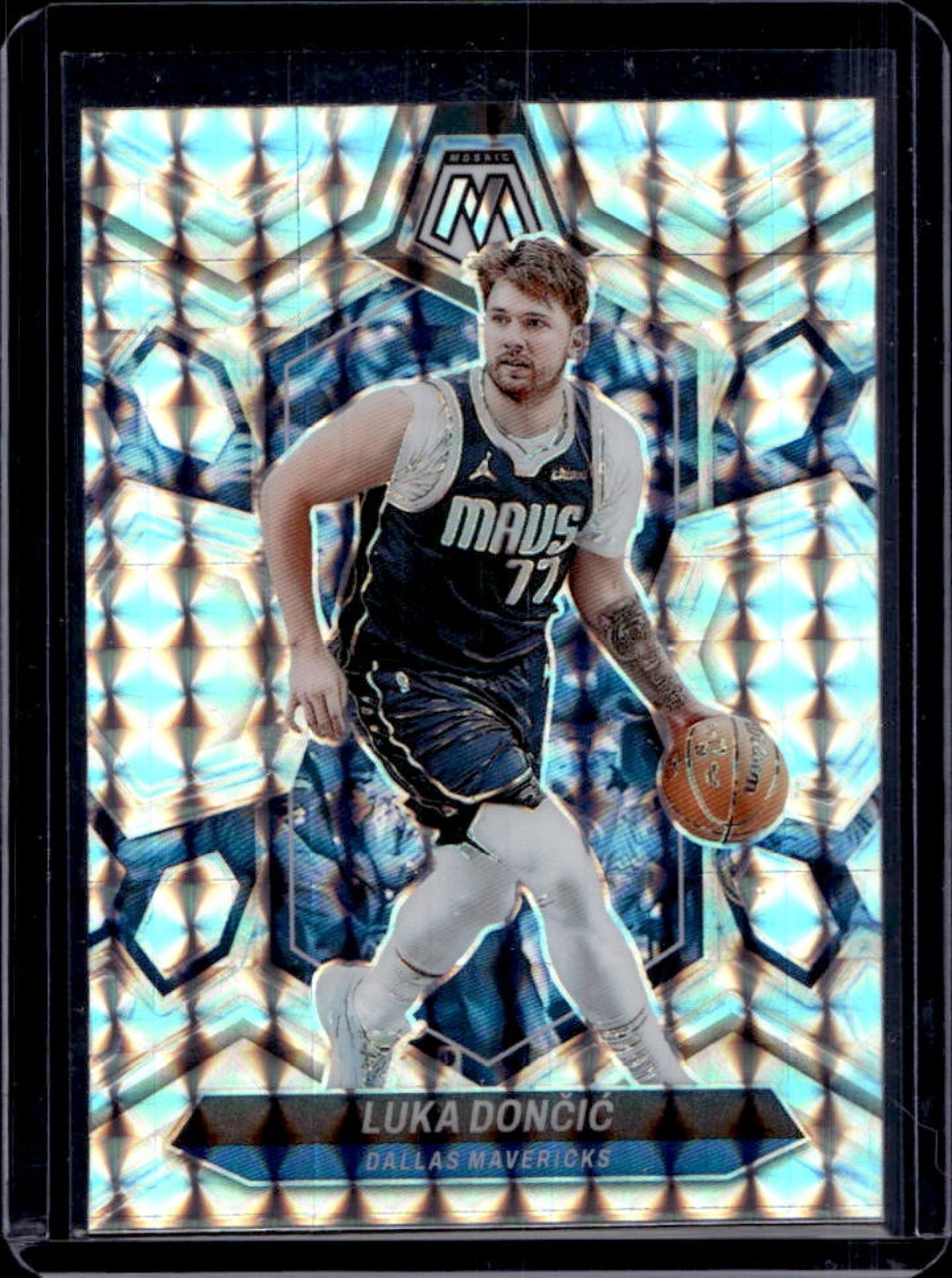 2023-24 Mosaic Luka Doncic Mosaic Prizm #31 Mavericks