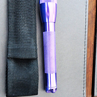 Mag Lite Mini AA Purple Aluminium Torch Incandescent 2x AA Battery Holster