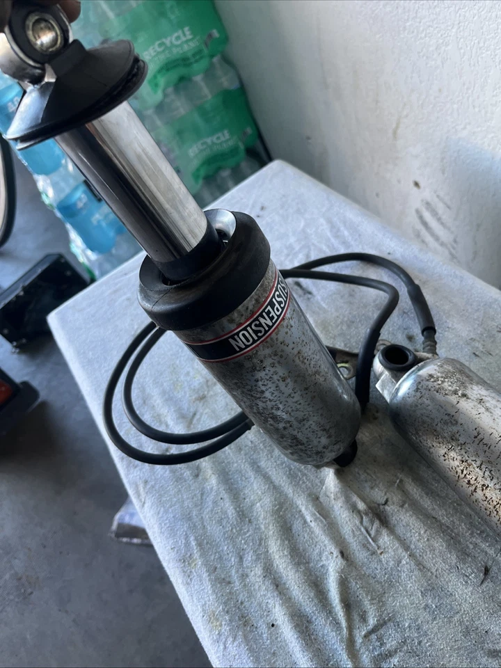 Amortiguador suspensión neumática trasera Honda Goldwing Gl1100 1980-1981 Foto 3 de 4