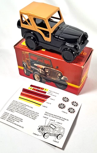 Vintage Avon Products Jeep CJ5 Cologne Decanter. Mint.
