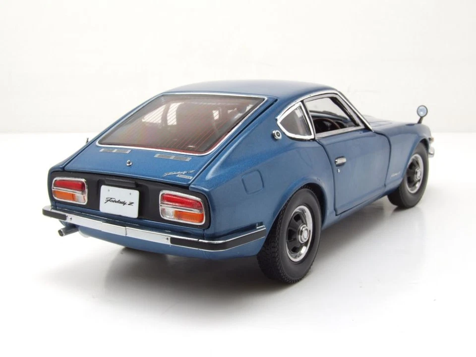Datsun 240Z Coupe 1972 Blu Metallizzato Modellino 1:18 Sun Star - Immagine 2 di 4