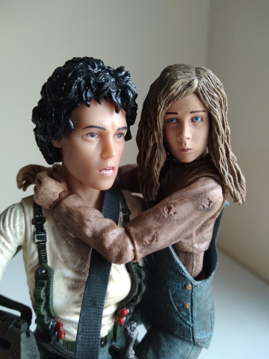 Neca Aliens 30th Anniversary Ellen Ripley Rescuing Newt Deluxe Set