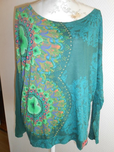Tunique, pull destructuree DESIGUAL taille L ou 40