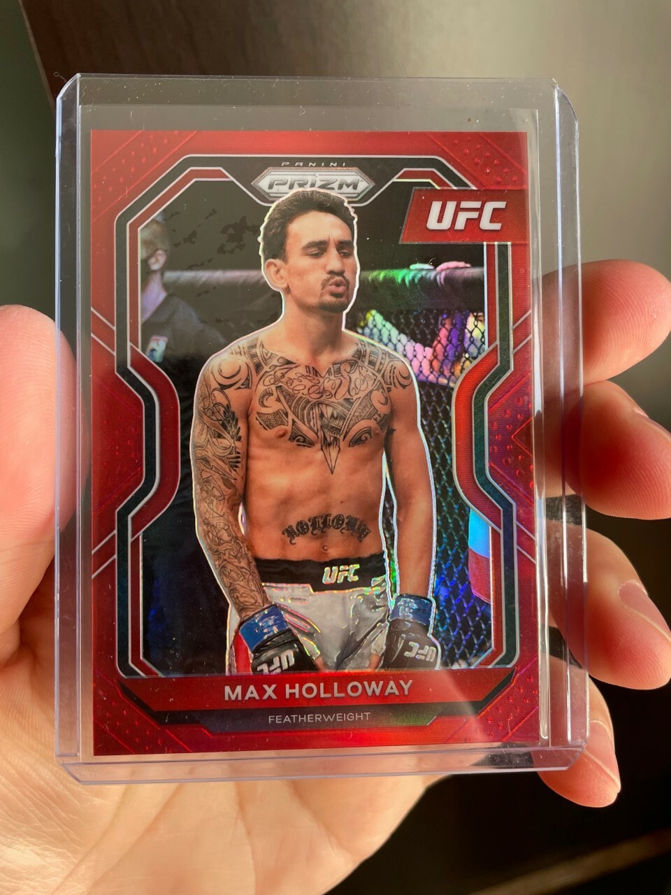 Max Holloway Red Prizm Refractor /275 -  2021 Panini Prizm UFC Debut Edition #77