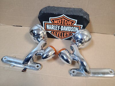 2016 Harley Touring FLHTP Electra Glide Front Spot Light Blinker