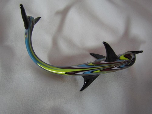 Murano Art Glas schwarz mehrere rot gelb + gestreift Delfin 3,5 Zoll lang x 2 Zoll groß nein - Bild 3 von 4