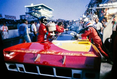 Hans Joachim Stuck Jr Klaus Ludwig Derek Bell Porsche AG Porsche 9- Old Photo 54
