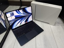 Apple MacBook Air 13.6” Retina 2022 256GB SSD 8GB Ram 8C CPU 8C GPU M2 Midnight