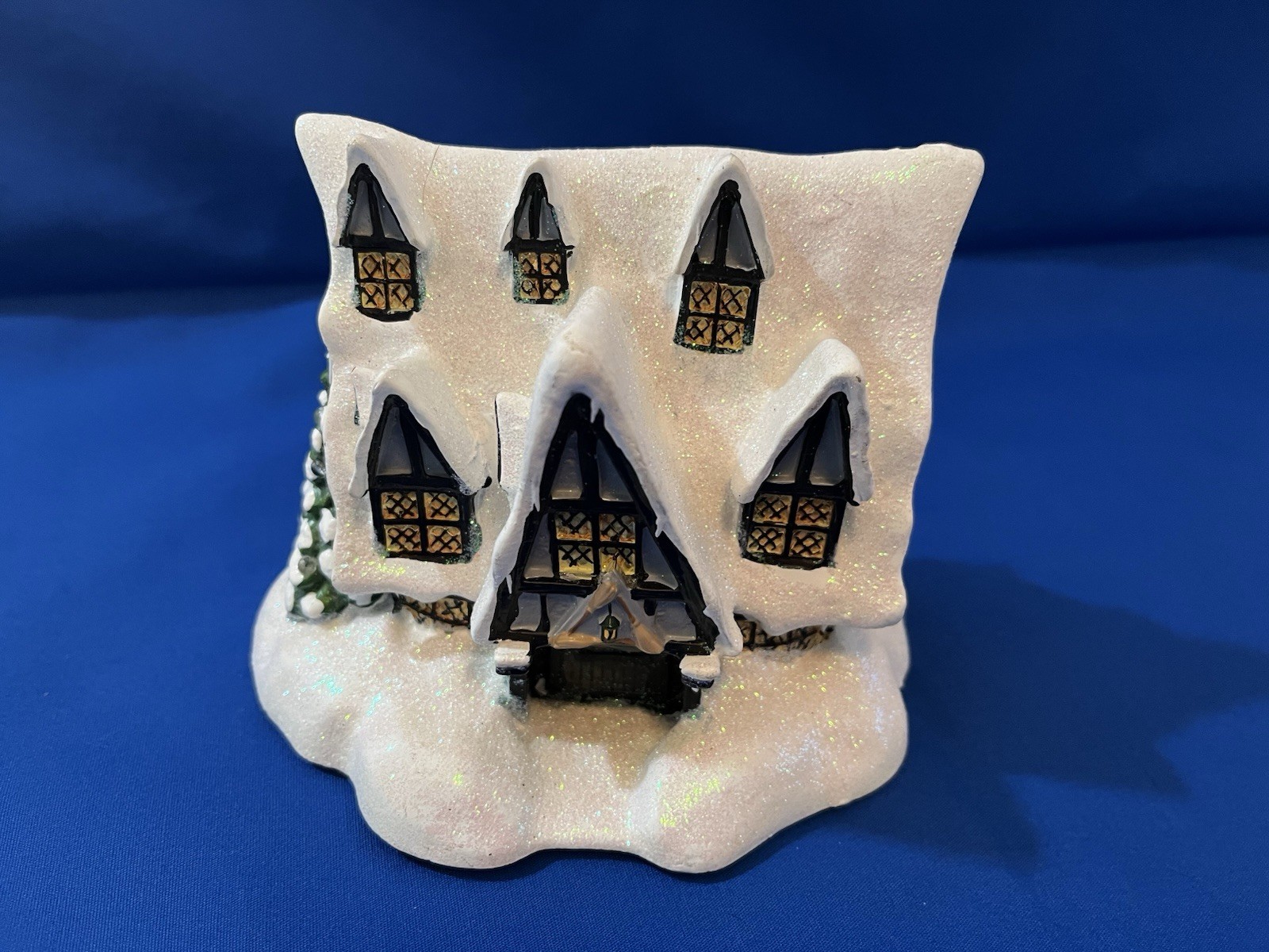 Hawthorne Village Bradford Exchange “ The Broomsticks Pub”