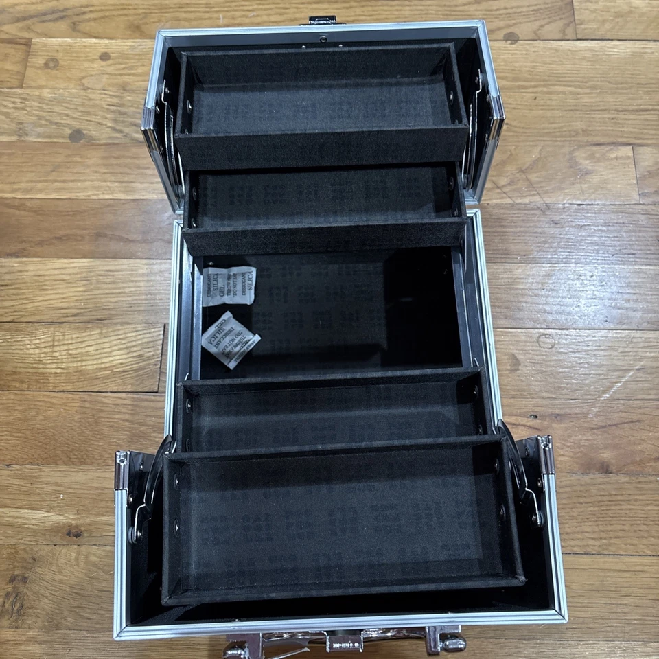 Caboodles Rose Gold Metallic 4 Tray Train Case NWOT No Key - Image 4 of 4