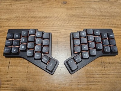 Tomahawk44 Wireless Split Keyboard (Corne & ZSA Voyager Hybrid)