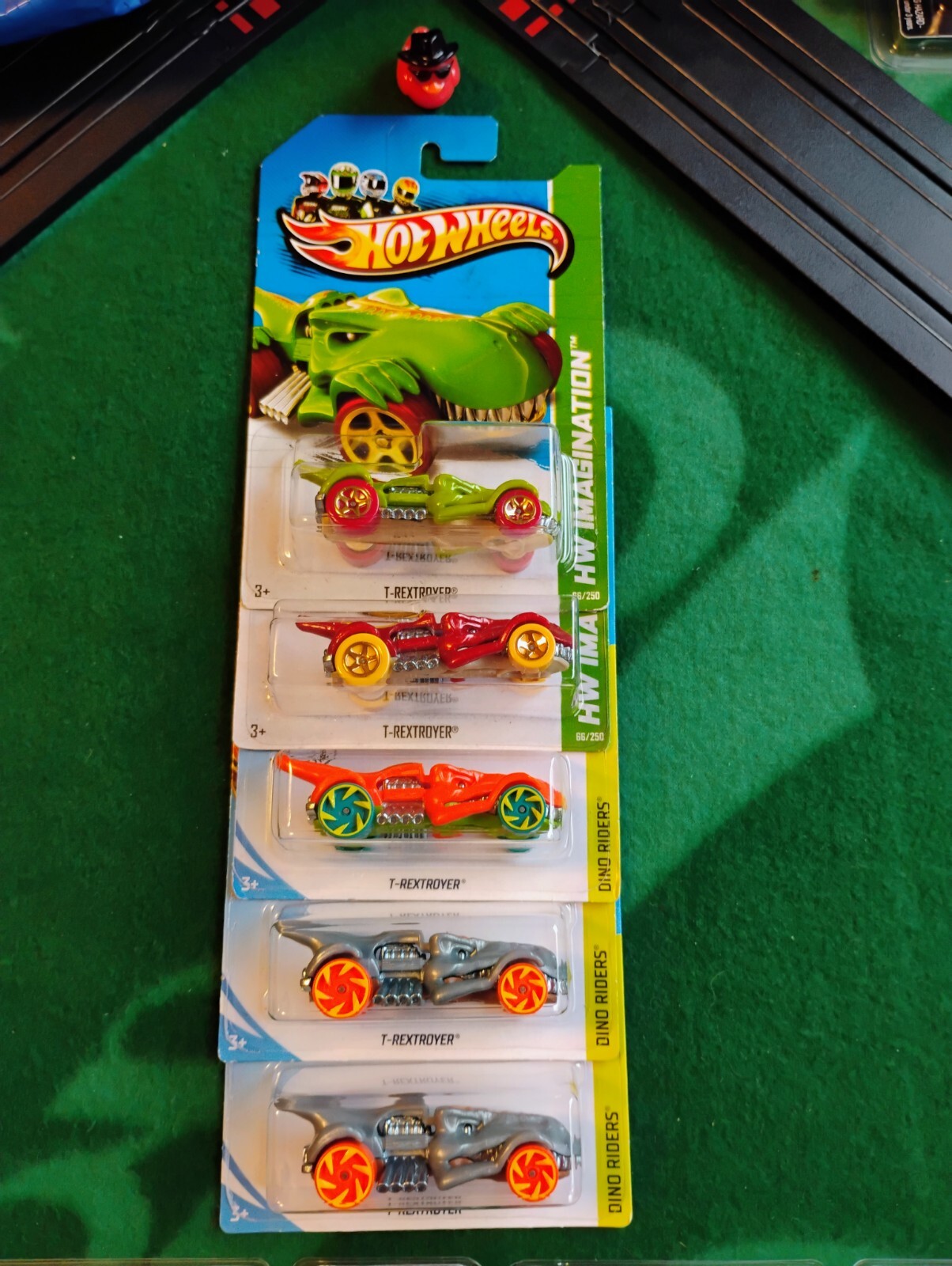 Hot Wheels  T-Rextroyer Lot Of 5  2019-Gray X2  Orange X1  + 2013-Redx1 Green X1