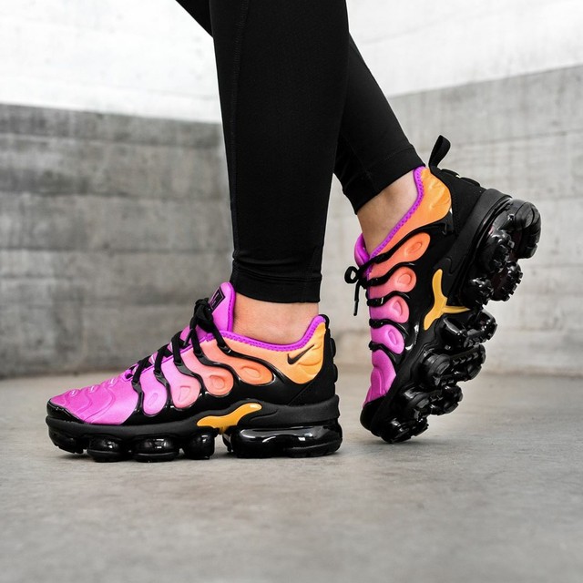 nike air vapormax plus women's shoes