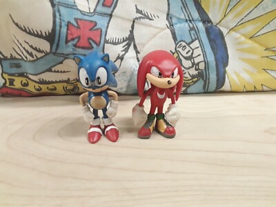 Sega Sonic the Hedgehog & Knuckles Video Game Action  Figure Plastic Toy 2'' PVC