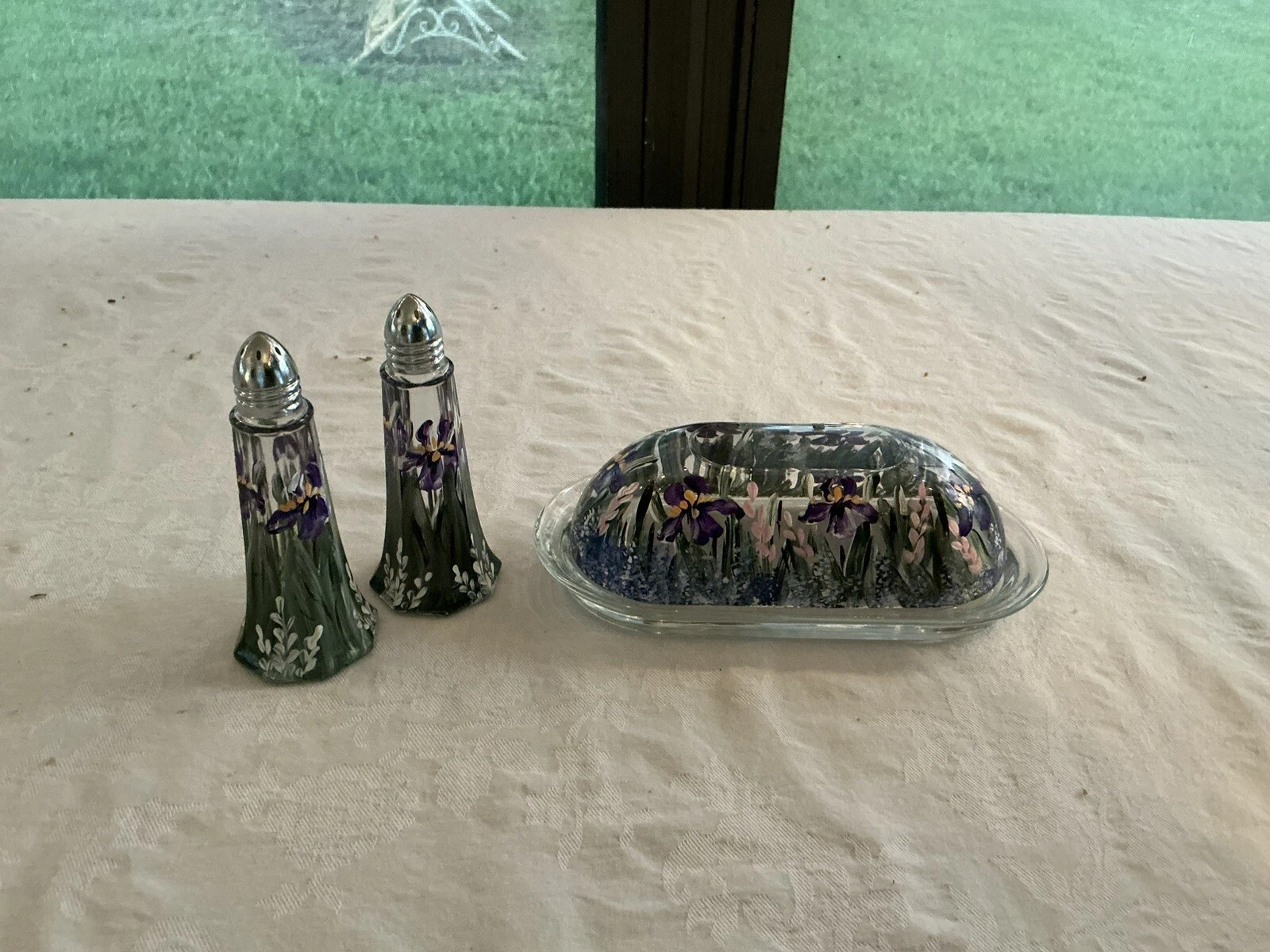 PAINTED BUTTER DISH WITH SALT & PEPPER SHACKERS