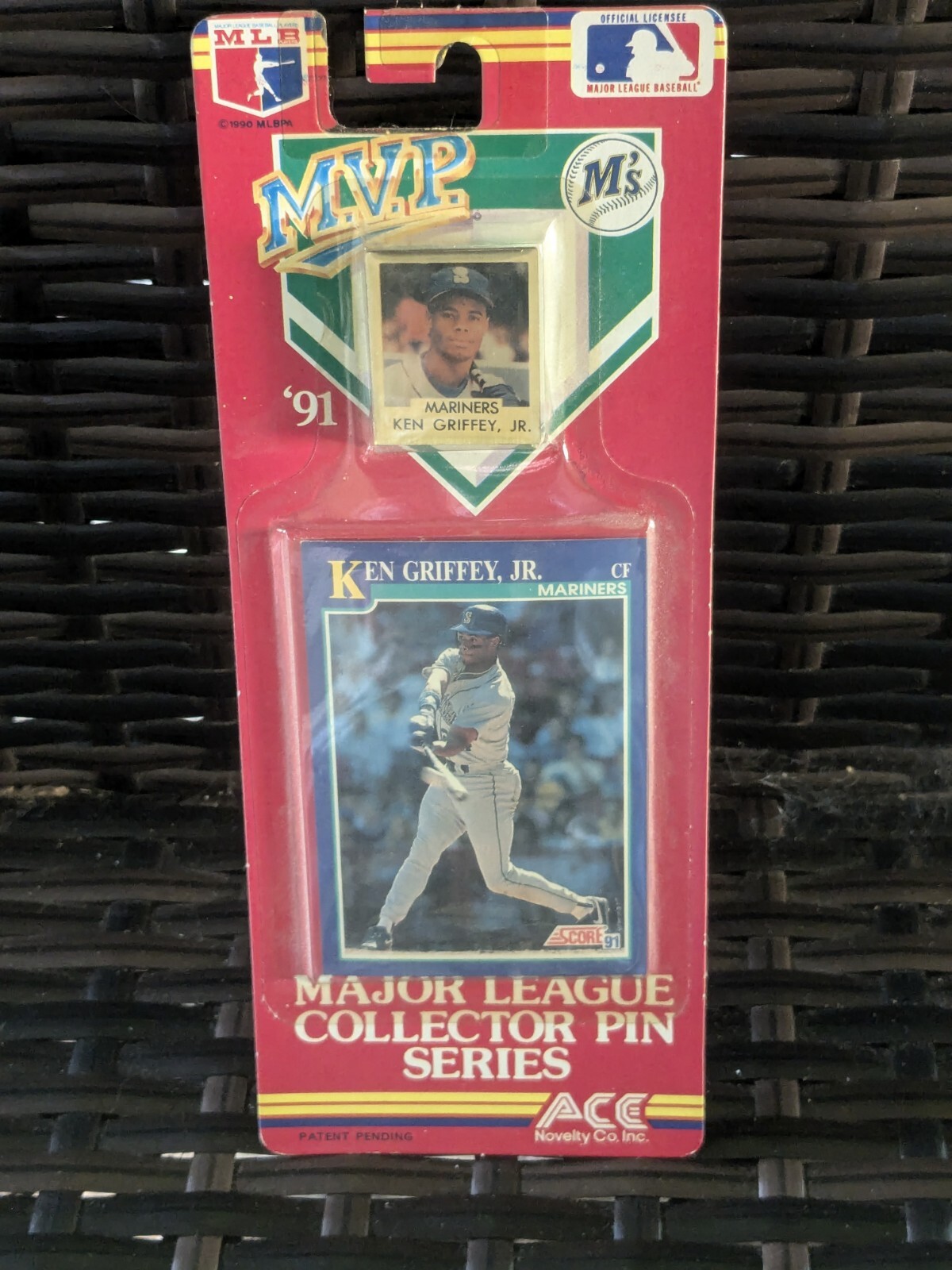 KEN GRIFFEY JR. SEATTLE MARINERS MVP MAJOR LEAGUE COLLECTOR PIN SERIES ACE-image