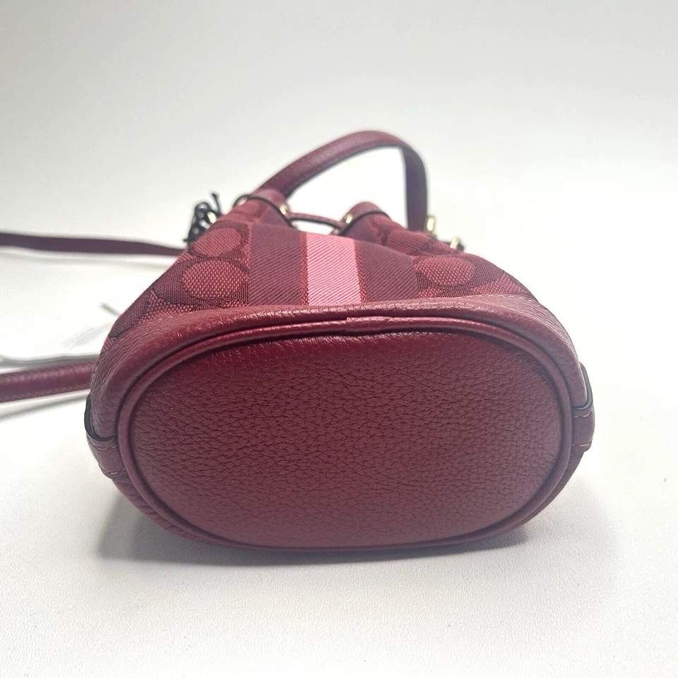 Новый с Ярлыками Coach C8322 мини Dempsey ведро в подпись жаккард w/полоски и нашивка красный - Изображение 4 из 4
