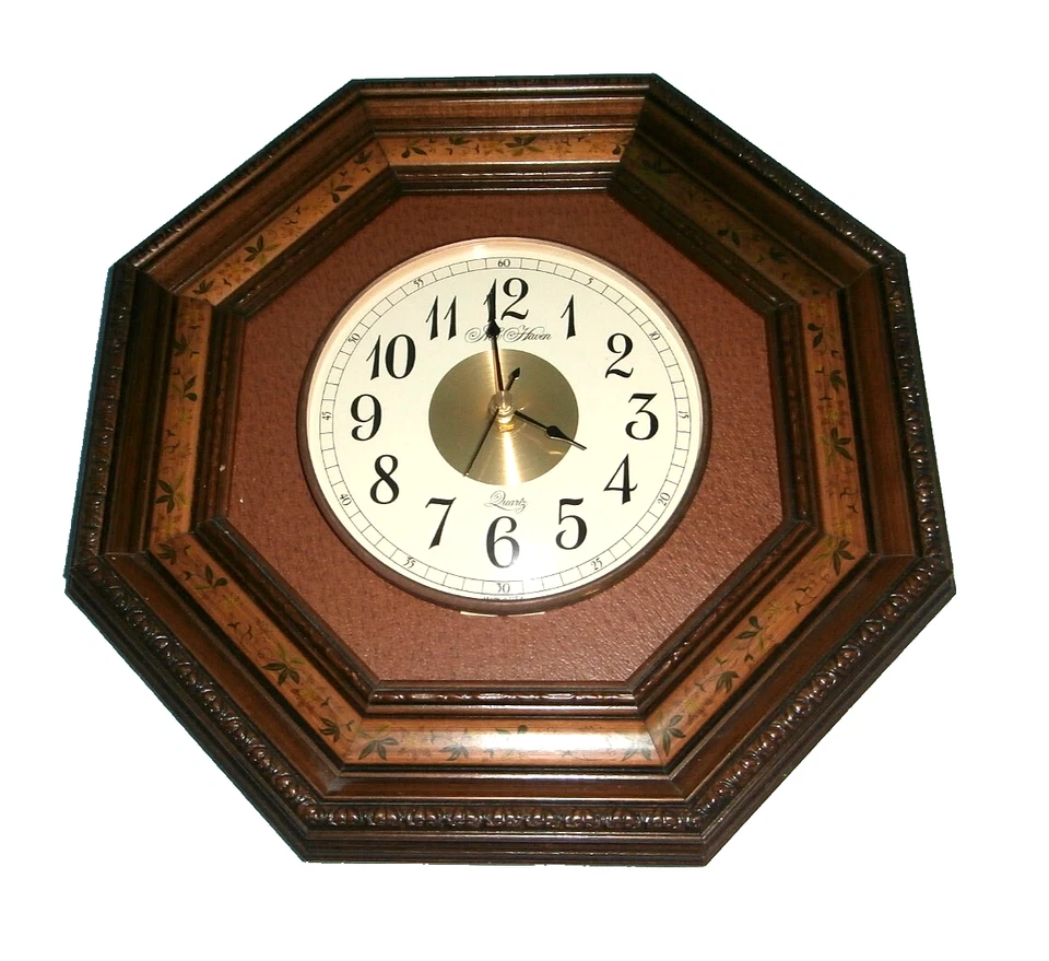 VINTAGE NEW HAVEN 13" X 13" OCTAGONE RETRO STYLE QUARTZ WOOD & BRONSE WALL CLOCK - Image 2 of 4