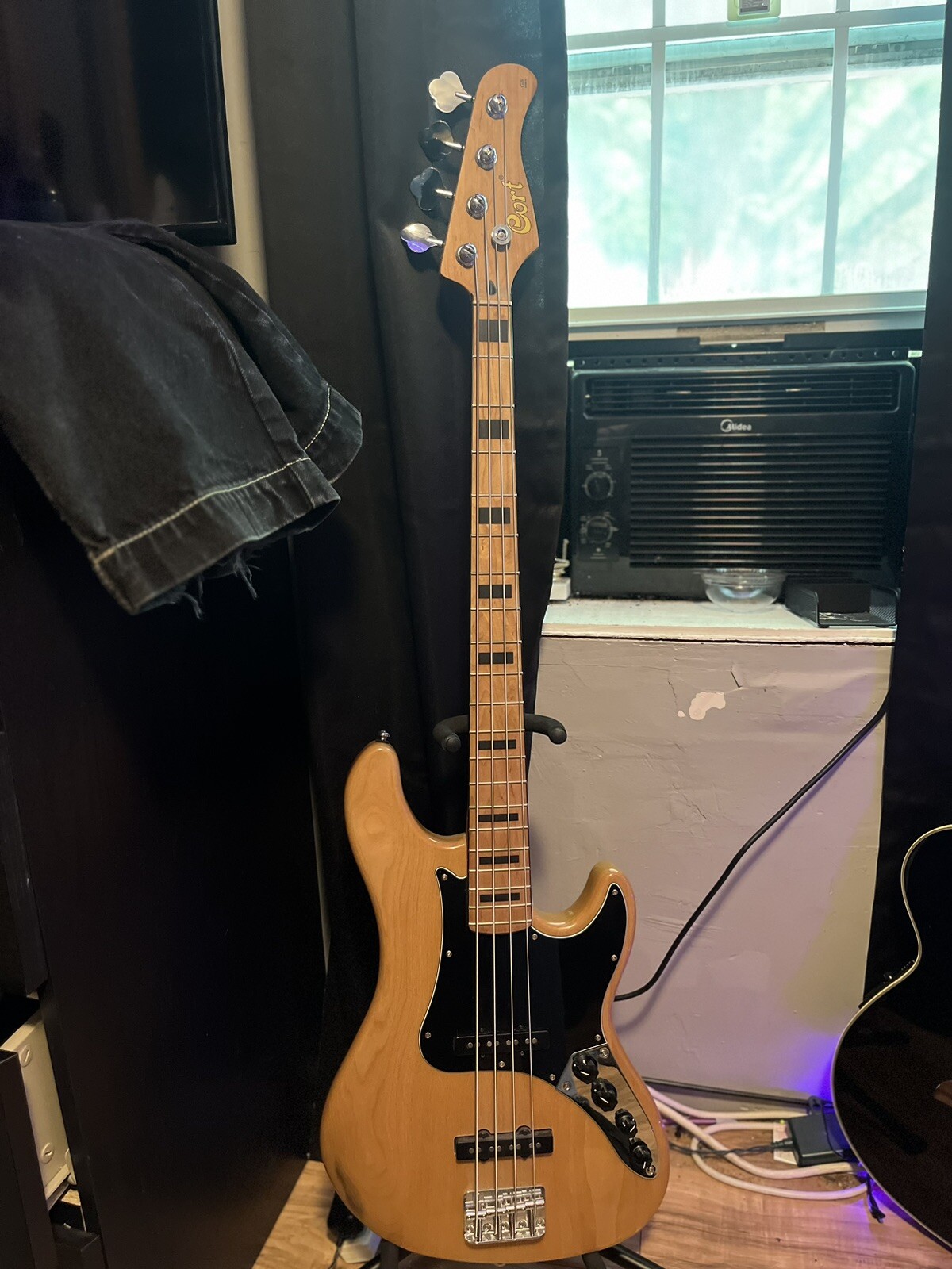 Cort 4-string bass guitar GB64JJ