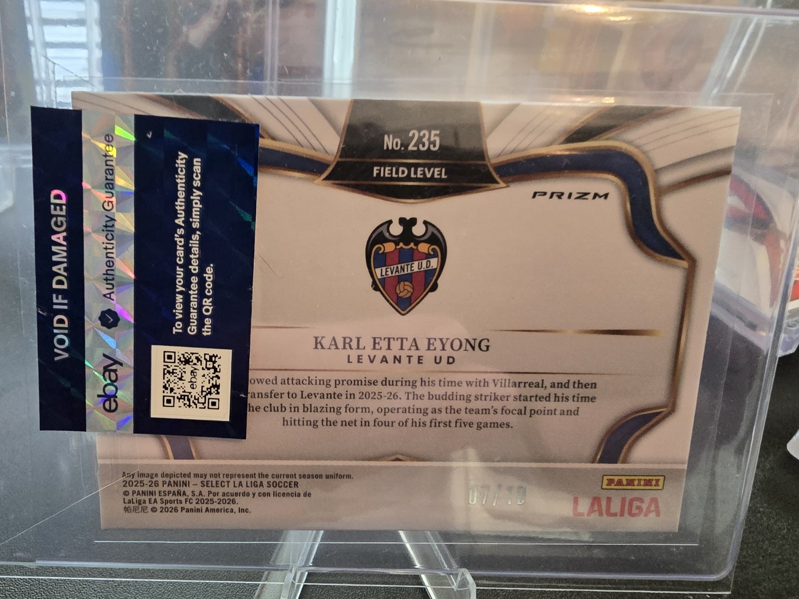 2025-26 Panini La Liga Select Karl Etta Eyong Gold Prizm /10 Field RC  view 3