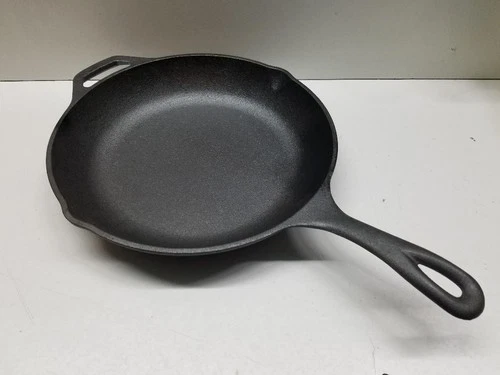 Vintage Lodge  CS2 Cast Iron 10” Chef Skillet No Notch 2-Spout MINT