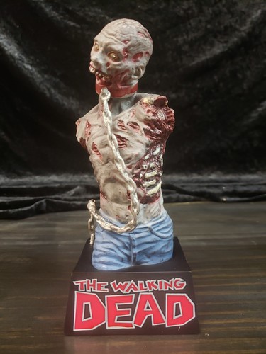 Diamond Select The Walking Dead Michonne & Michonne's Pet Bust Bank Image Comics - Picture 2 of 21