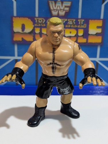 MATTEL WWE RETRO Brock Lesnar - WWF Hasbro Wrestli...
