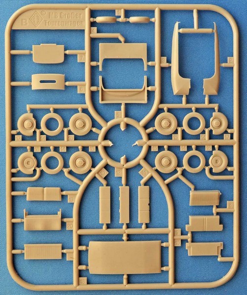 ACE 72577 Mercedes-Benz 770K Armored Cabrio for Reichskanzler