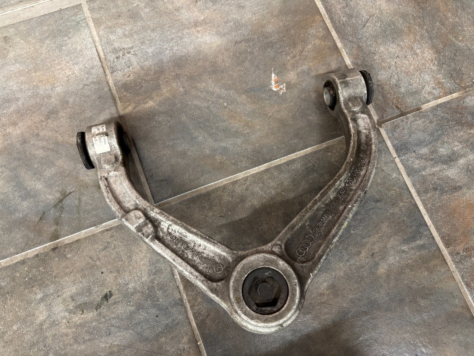 Audi R8 REAR+LEFT+LOWER Control arm