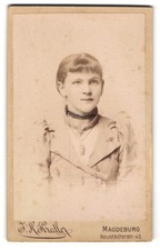 Photograph J. H. Kredler, Magdeburg, Neust�dterstr. 45, commoner girl mi 
