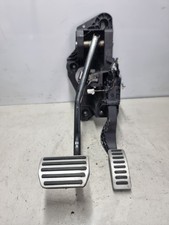 Volvo XC40 2020 Accelerator Pedal Brake Pedal 32143989 2.0 Petrol ST195