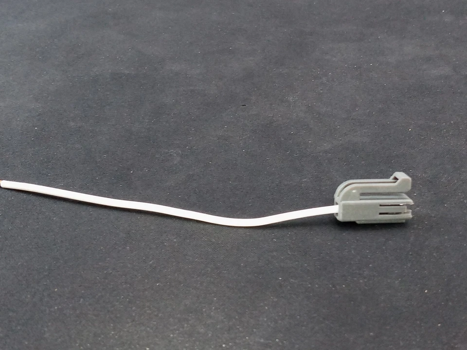 Alternator Pigtail Harness Plug Connector  1991-1994 Lincoln Continental V6 3.8L - Image 4 of 4